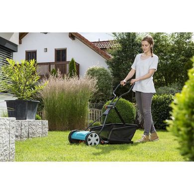 Механическая барабанная газонокосилка Gardena Classic 330